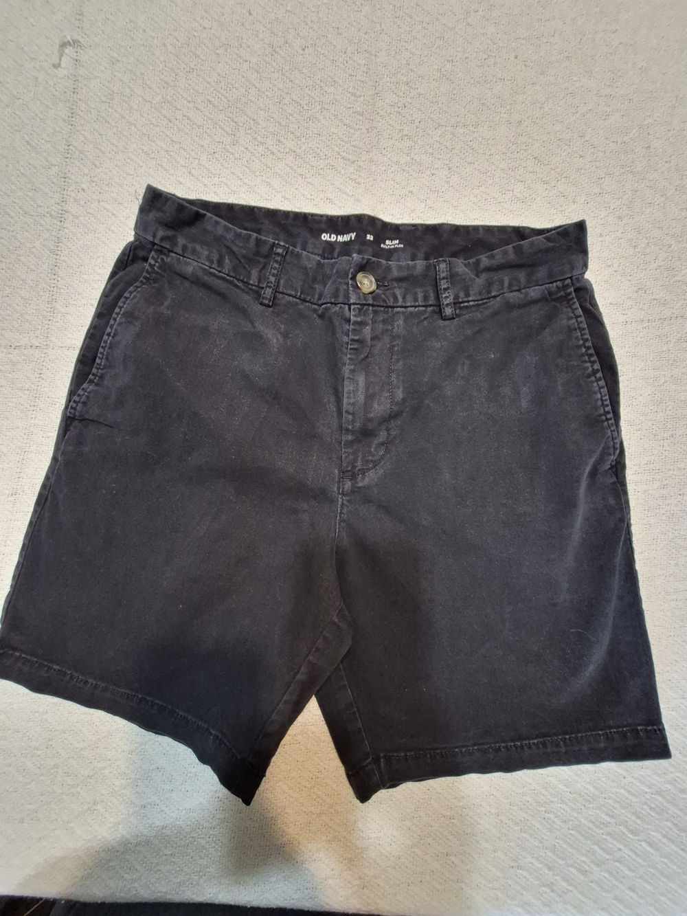 Old Navy Men’s Black Shorts - Picture 2 of 3